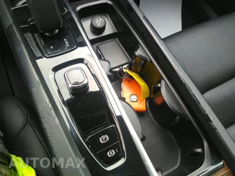 2023 Volvo XC60 B5 Plus Bright Theme – miniatura 24