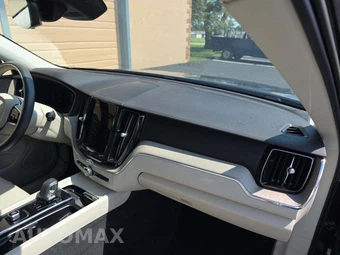 2023 Volvo XC60 B5 Plus Bright Theme – miniatura 16