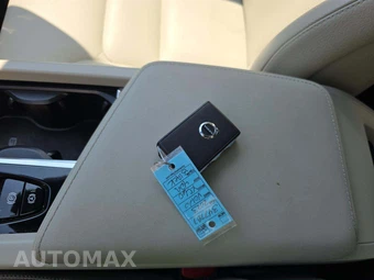 2023 Volvo XC60 B5 Plus Bright Theme – miniatura 5