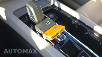 2023 Volvo XC60 B5 Plus Bright Theme - miniatura 18