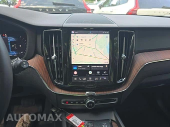 2023 Volvo XC60 B5 Plus Bright Theme – miniatura 10