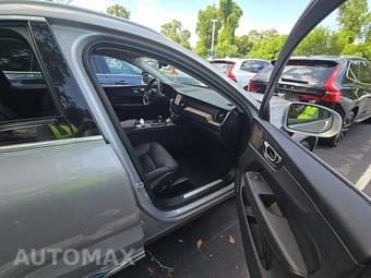 2023 Volvo XC60 B5 Plus Bright Theme – miniatura 18