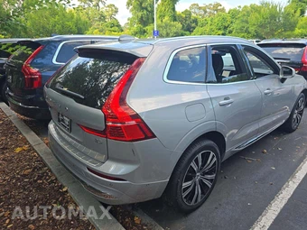 2023 Volvo XC60 B5 Plus Bright Theme – miniatura 3