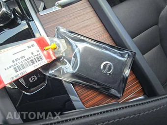 2023 Volvo XC60 B5 Plus Bright Theme – miniatura 8
