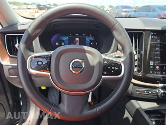 2023 Volvo XC60 B5 Plus Bright Theme – miniatura 4