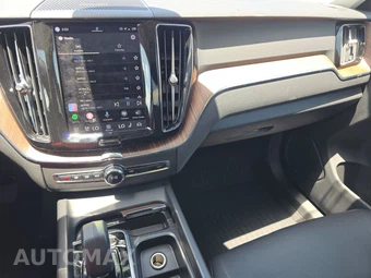 2023 Volvo XC60 B5 Plus Bright Theme – miniatura 5