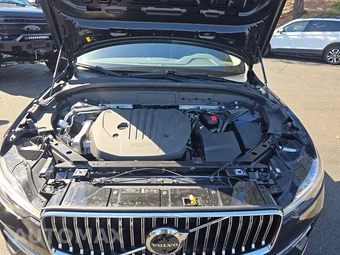 2023 Volvo XC60 B5 Plus Bright Theme – miniatura 15