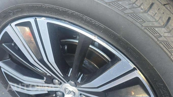 2023 Volvo XC60 B5 Plus Bright Theme – miniatura 28