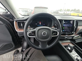2023 Volvo XC60 B5 Plus Bright Theme – miniatura 10