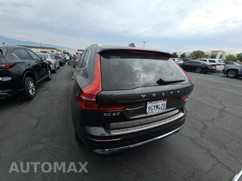 2023 Volvo XC60 B5 Plus Bright Theme – miniatura 5