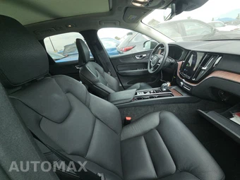 2023 Volvo XC60 B5 Plus Bright Theme – miniatura 8