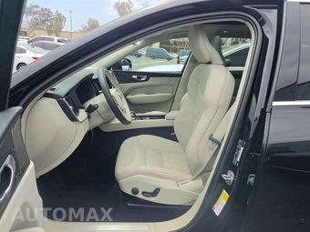2023 Volvo XC60 B5 Plus Bright Theme – miniatura 7