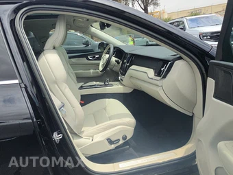 2023 Volvo XC60 B5 Plus Bright Theme – miniatura 8