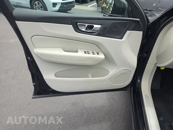 2023 Volvo XC60 B5 Plus Bright Theme – miniatura 9