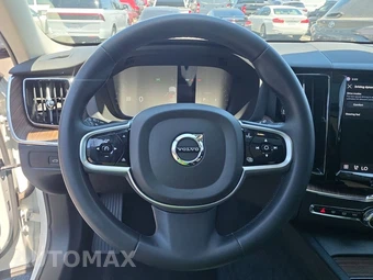 2023 Volvo XC60 B5 Plus Bright Theme – miniatura 10