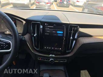 2023 Volvo XC60 B5 Plus Bright Theme – miniatura 11