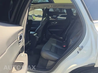 2023 Volvo XC60 B5 Plus Bright Theme – miniatura 13