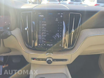 2023 Volvo XC60 B5 Plus Bright Theme – miniatura 11