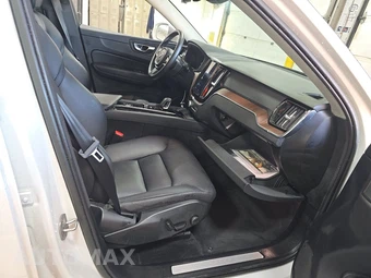 2023 Volvo XC60 B5 Plus Bright Theme – miniatura 8