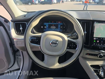 2023 Volvo XC60 B5 Plus Bright Theme – miniatura 10
