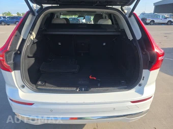 2023 Volvo XC60 B5 Plus Bright Theme – miniatura 16