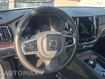 2023 Volvo XC60 B5 Plus Bright Theme - miniatura 10