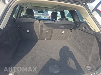 2023 Volvo XC60 B5 Plus Bright Theme - miniatura 16