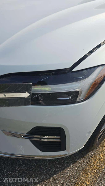 2023 Volvo XC60 B5 Plus Bright Theme - miniatura 36