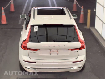 2023 Volvo XC60 B5 Plus Bright Theme - miniatura 5