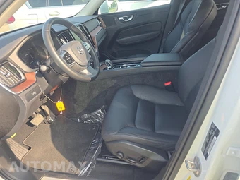 2023 Volvo XC60 B5 Plus Bright Theme - miniatura 7