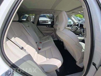 2023 Volvo XC60 B5 Plus Bright Theme – miniatura 16