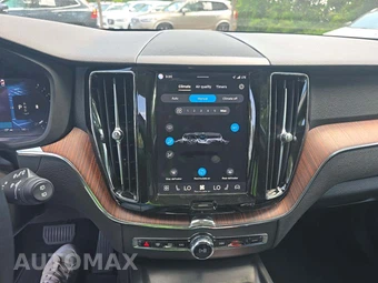 2023 Volvo XC60 B5 Plus Bright Theme – miniatura 7