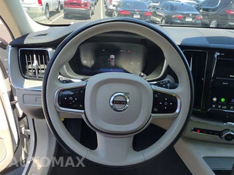 2023 Volvo XC60 B5 Plus Bright Theme – miniatura 10