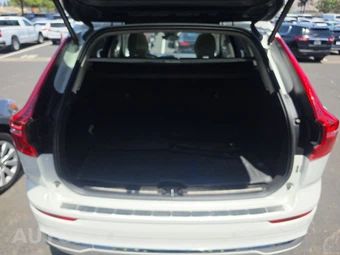 2023 Volvo XC60 B5 Plus Bright Theme – miniatura 16