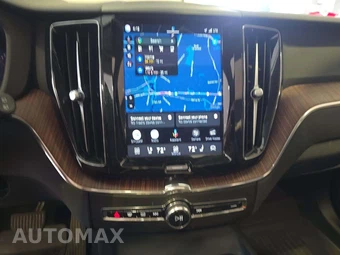 2023 Volvo XC60 B5 Plus Bright Theme - miniatura 10