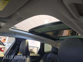 2023 Volvo XC60 B5 Plus Bright Theme - miniatura 11