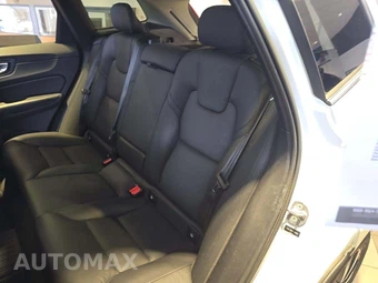 2023 Volvo XC60 B5 Plus Bright Theme - miniatura 13