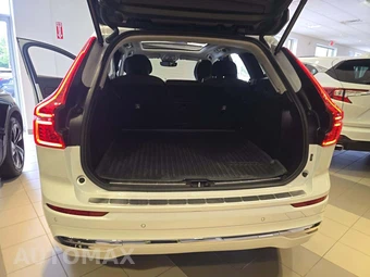 2023 Volvo XC60 B5 Plus Bright Theme - miniatura 14