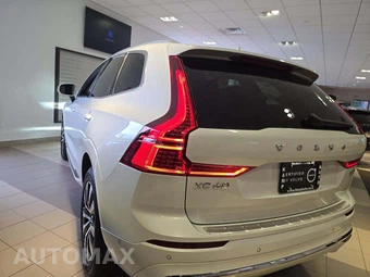 2023 Volvo XC60 B5 Plus Bright Theme - miniatura 2