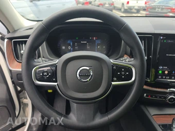 2023 Volvo XC60 B5 Plus Bright Theme – miniatura 10