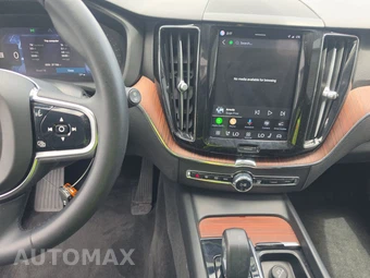 2023 Volvo XC60 B5 Plus Bright Theme – miniatura 11