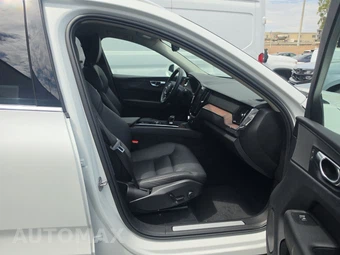 2023 Volvo XC60 B5 Plus Bright Theme – miniatura 8
