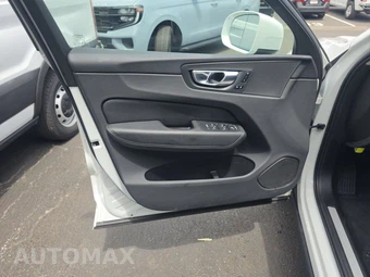 2023 Volvo XC60 B5 Plus Bright Theme – miniatura 9