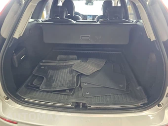 2023 Volvo XC60 B5 Plus Bright Theme – miniatura 16