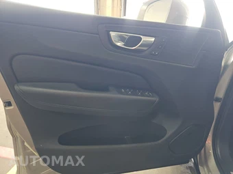 2023 Volvo XC60 B5 Plus Bright Theme – miniatura 9