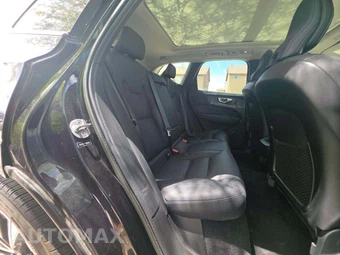 2023 Volvo XC60 B5 Plus Bright Theme - miniatura 16