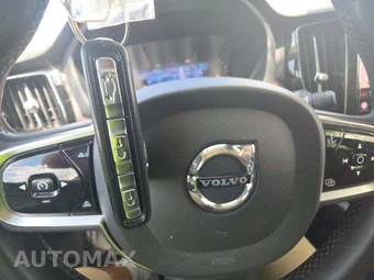 2023 Volvo XC60 B5 Plus Bright Theme - miniatura 8