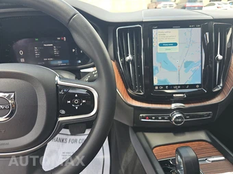 2023 Volvo XC60 B5 Plus Bright Theme – miniatura 11