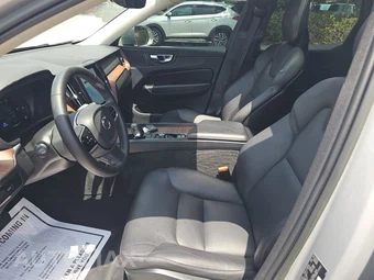 2023 Volvo XC60 B5 Plus Bright Theme – miniatura 7