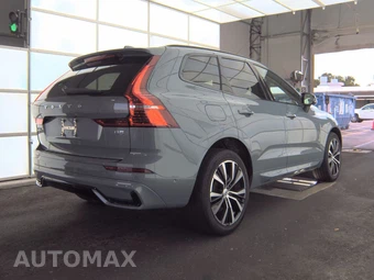 2023 Volvo XC60 B5 Plus Dark Theme – miniatura 4